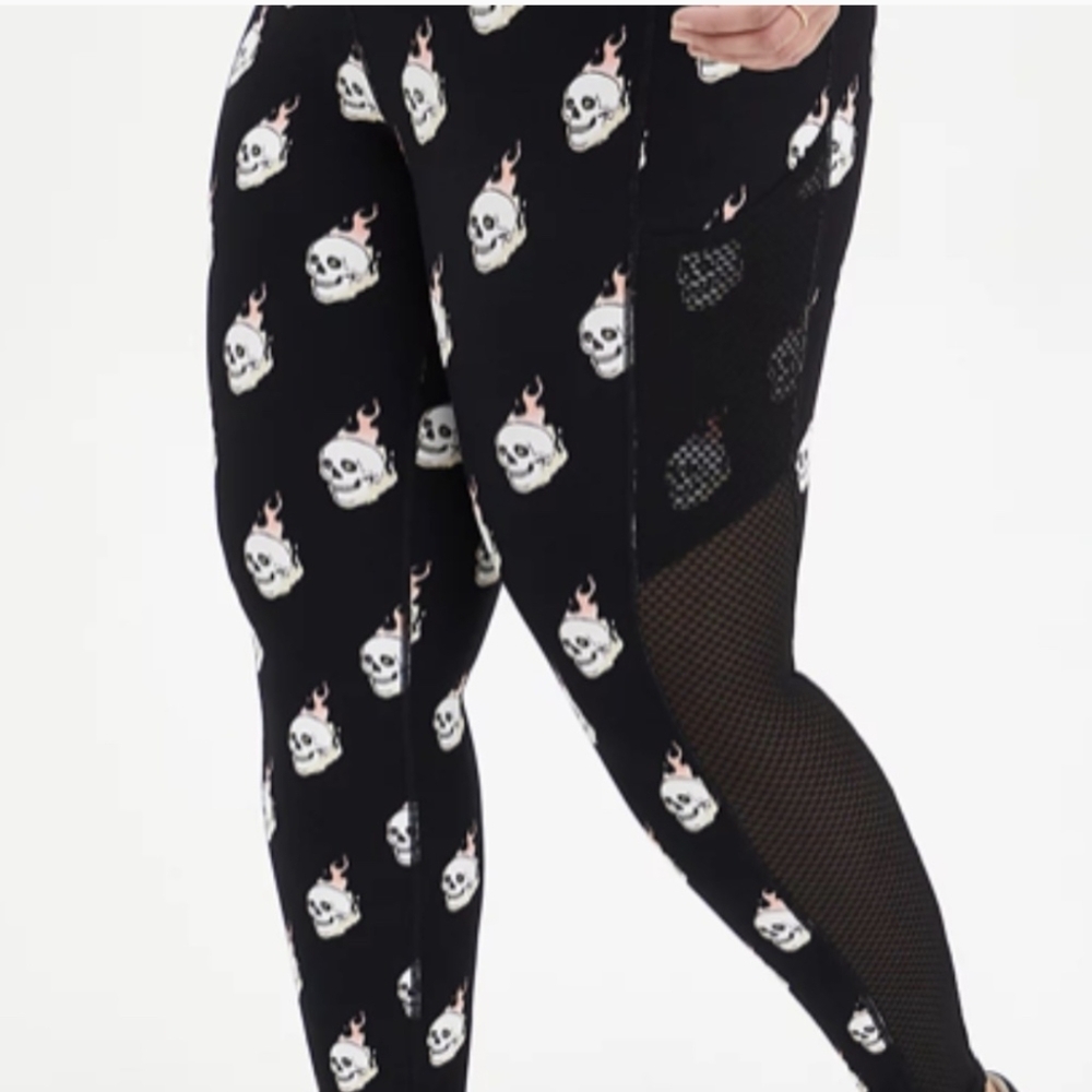 Torrid Active Leggings Flaming Skull Size 3X NET